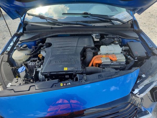 2018 HYUNDAI IONIQ Limited (HEV)