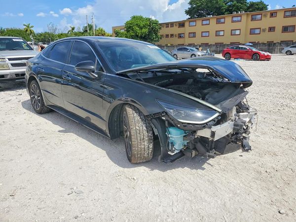 2022 HYUNDAI SONATA Limited — Passenger 3/4