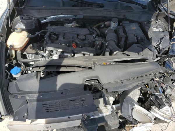 2022 HYUNDAI SONATA Limited — Engine bay