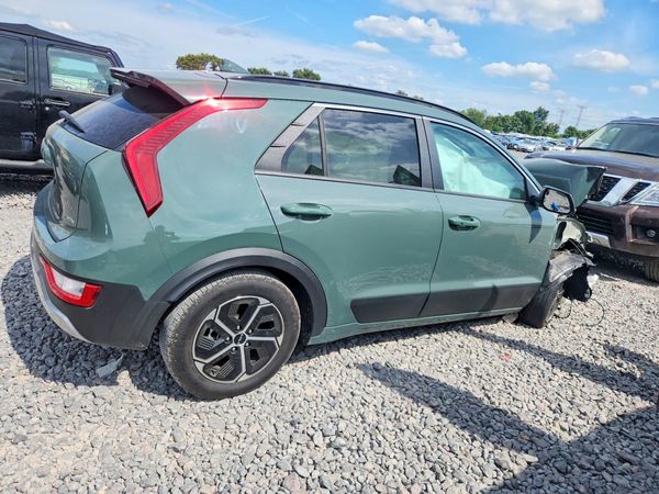 2025 KIA NIRO