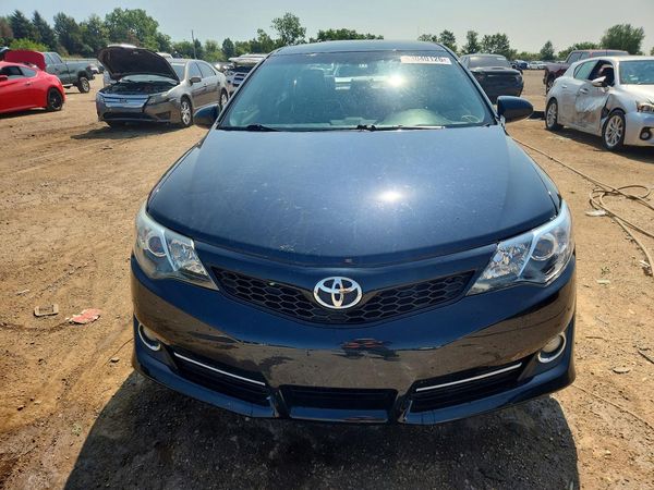 2014 TOYOTA CAMRY