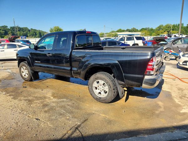 2014 TOYOTA TACOMA Delux Grade