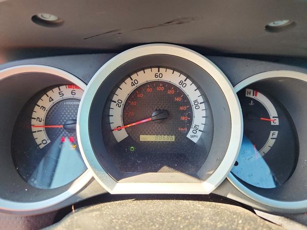 2014 TOYOTA TACOMA Delux Grade
