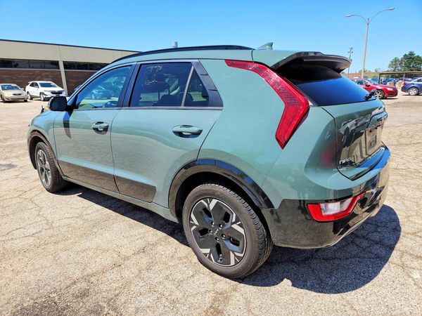 2023 KIA NIRO Wind