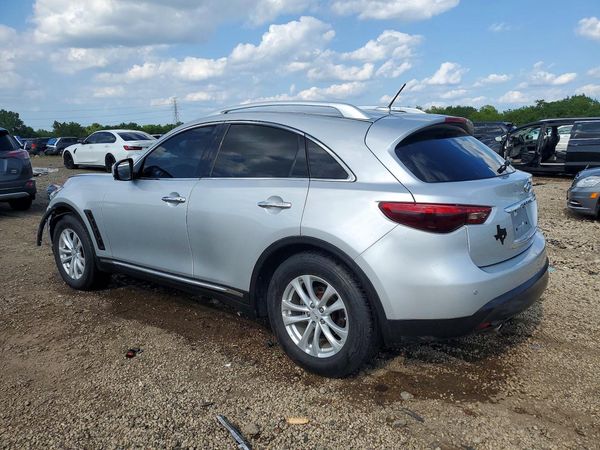2016 INFINITI QX70