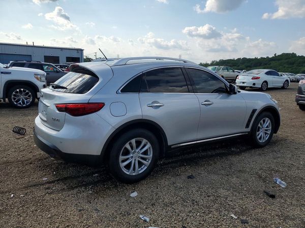 2016 INFINITI QX70