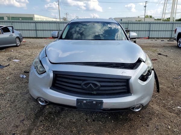 2016 INFINITI QX70