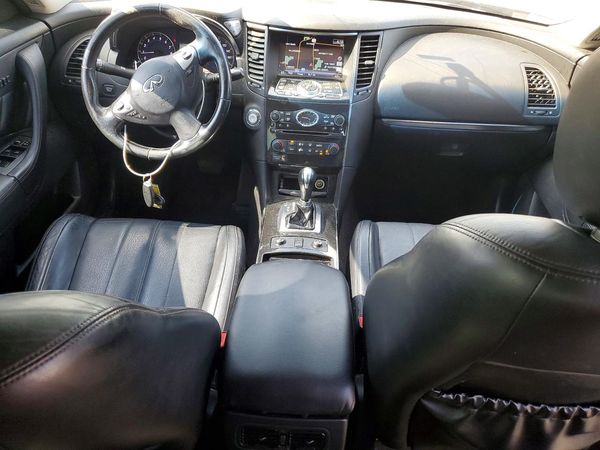 2016 INFINITI QX70