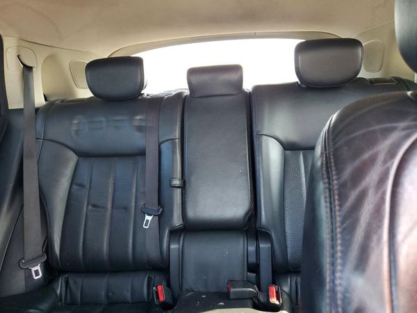 2016 INFINITI QX70