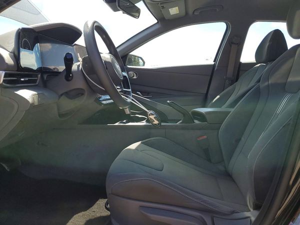 2024 HYUNDAI ELANTRA