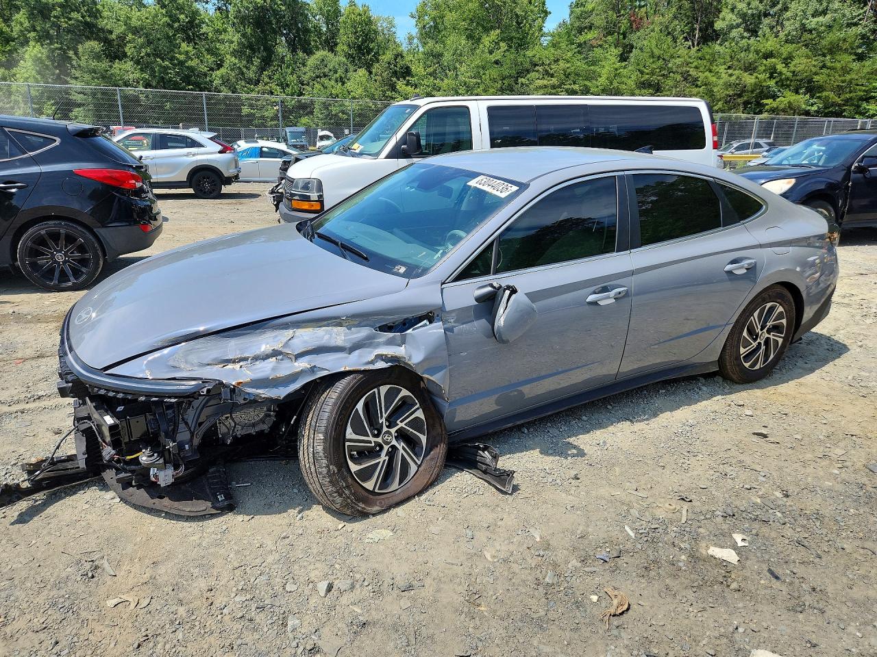 2026 HYUNDAI SONATA Blue — Front 3/4