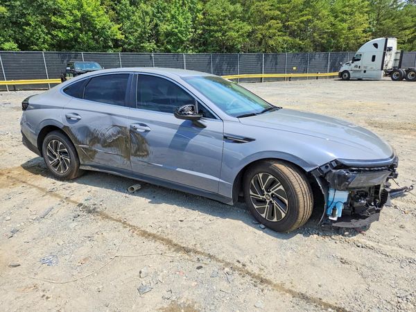 2026 HYUNDAI SONATA Blue — Passenger 3/4