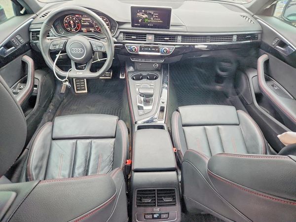 2019 AUDI A4 quattro Premium Plus