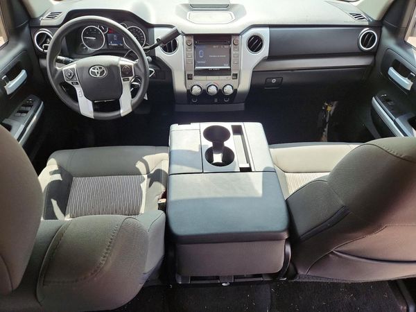 2017 TOYOTA TUNDRA SR/SR5