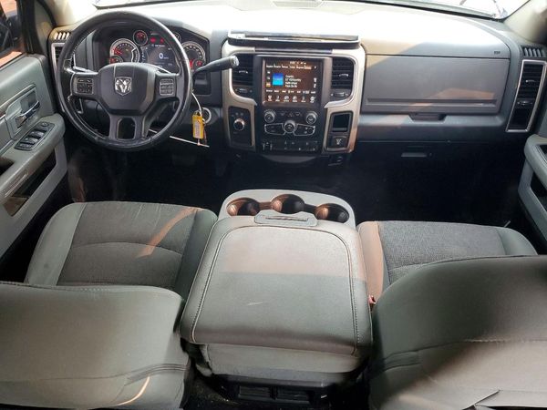 2015 RAM 2500 SLT CREW CAB 4X4