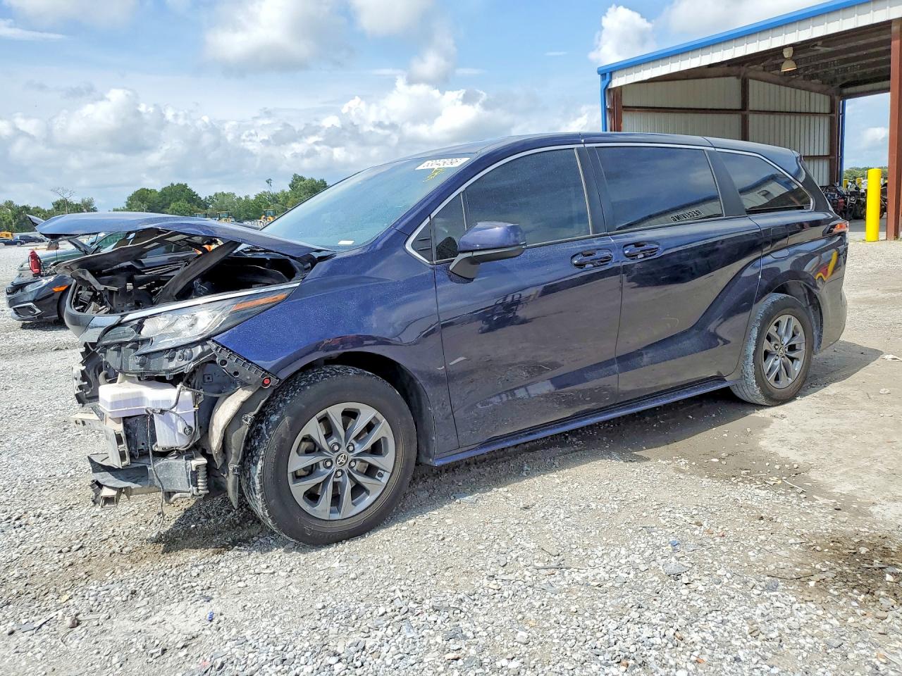 2022 TOYOTA SIENNA LE