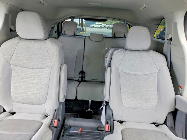 2022 TOYOTA SIENNA LE