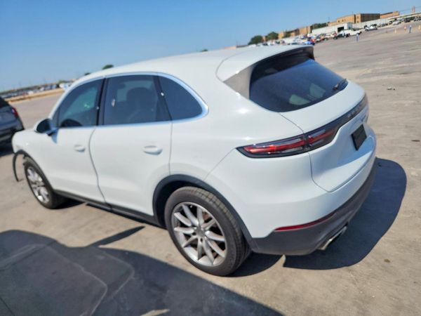 2022 PORSCHE CAYENNE Base