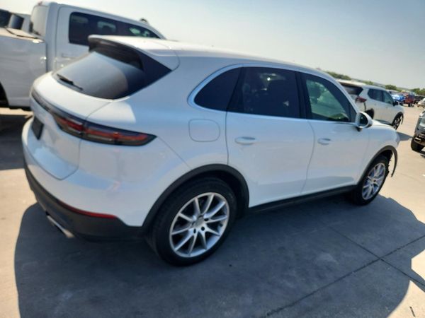 2022 PORSCHE CAYENNE Base