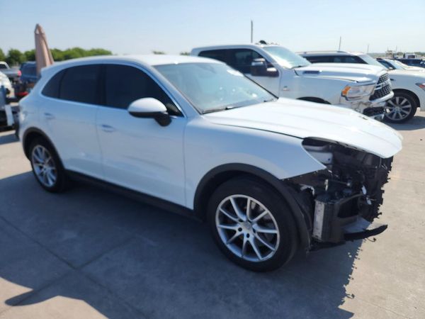 2022 PORSCHE CAYENNE Base