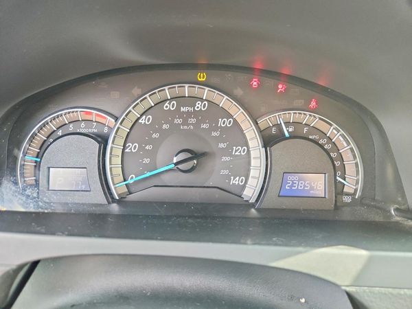 2012 TOYOTA CAMRY