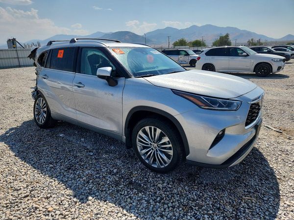 2020 TOYOTA HIGHLANDER Platinum