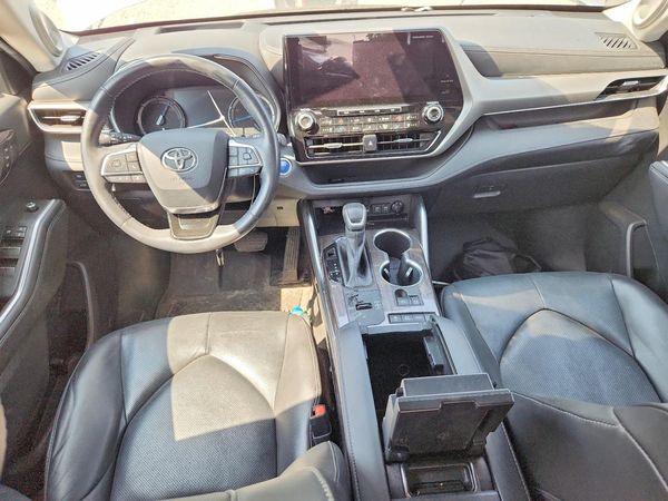 2020 TOYOTA HIGHLANDER Platinum
