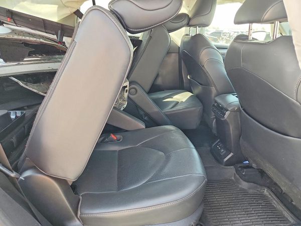 2020 TOYOTA HIGHLANDER Platinum