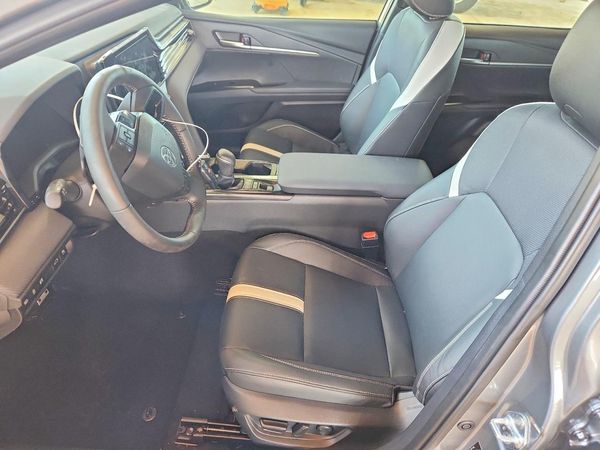 2025 TOYOTA CAMRY — DENT