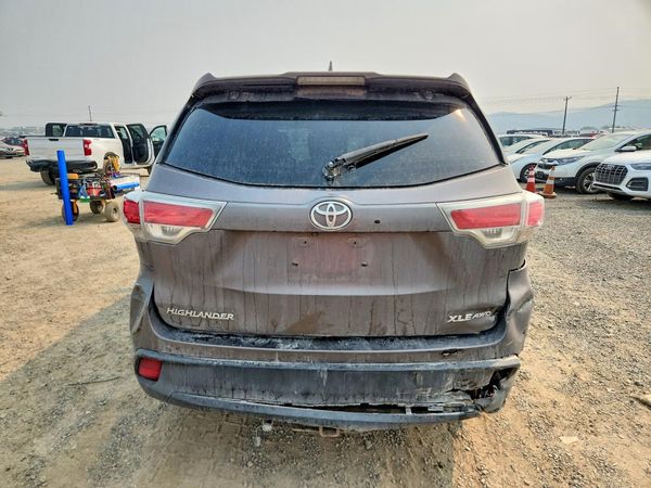 2015 TOYOTA HIGHLANDER