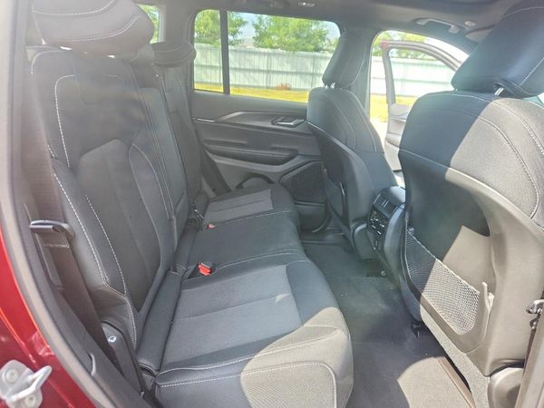 2025 JEEP GRAND CHEROKEE Laredo, Altitude