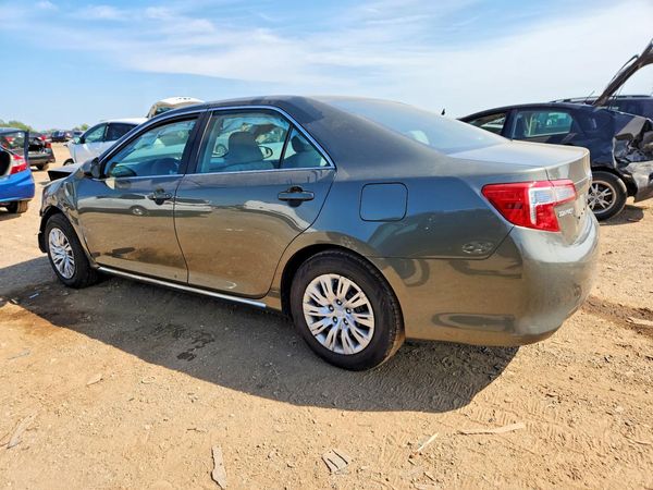 2014 TOYOTA CAMRY
