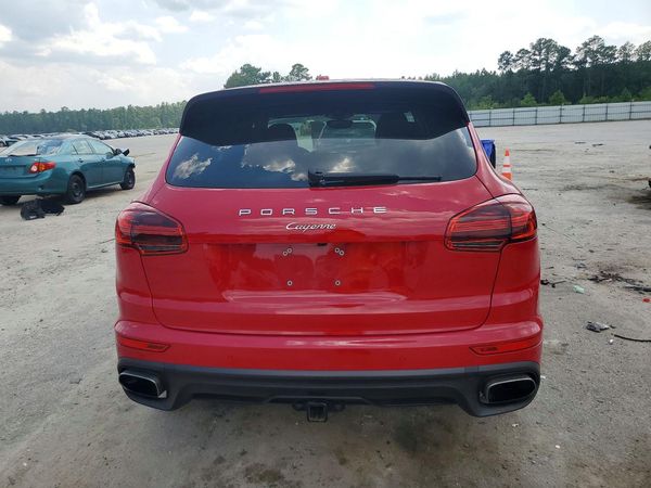2016 PORSCHE CAYENNE