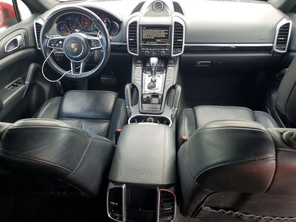 2016 PORSCHE CAYENNE