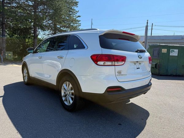 2017 KIA SORENTO L, LX