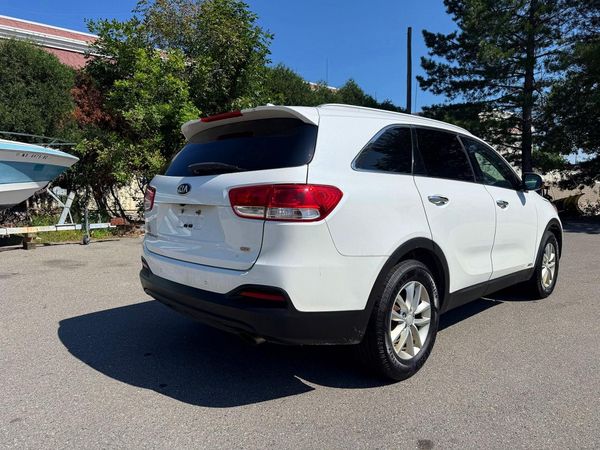 2017 KIA SORENTO L, LX