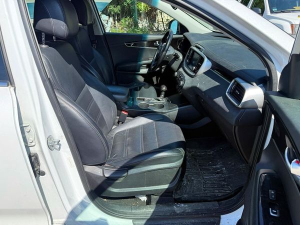2017 KIA SORENTO L, LX