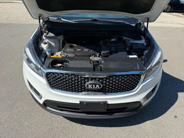 2017 KIA SORENTO L, LX