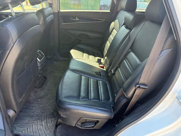 2017 KIA SORENTO L, LX