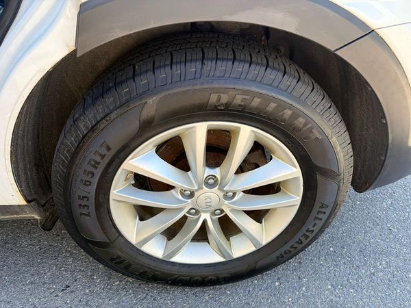2017 KIA SORENTO L, LX