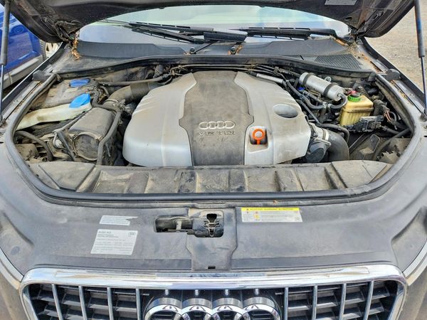 2013 AUDI Q7 Premium Plus