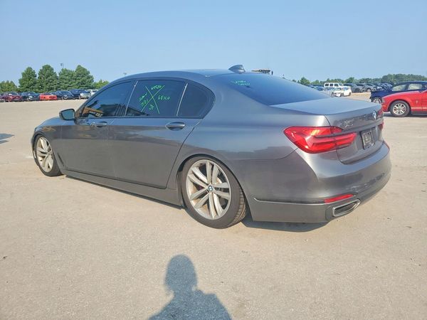 2016 BMW 750 xDrive
