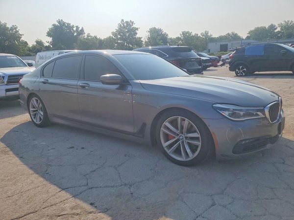 2016 BMW 750 xDrive