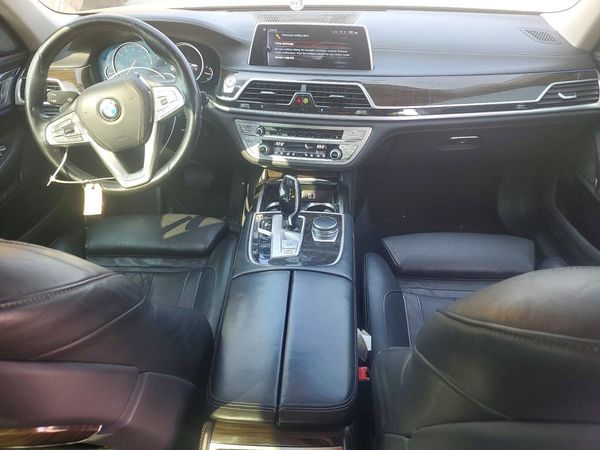2016 BMW 750 xDrive