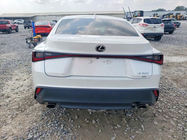 2022 LEXUS IS 300 Comfort