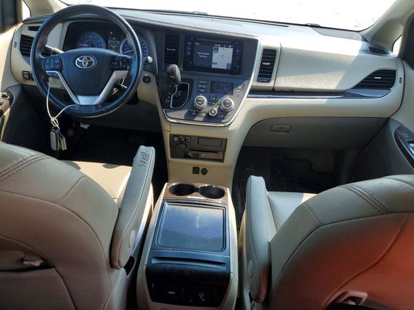 2016 TOYOTA SIENNA