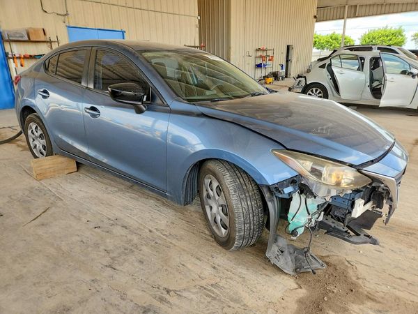 2015 MAZDA 3 SV/Base