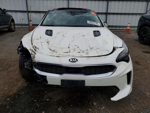 2019 KIA STINGER