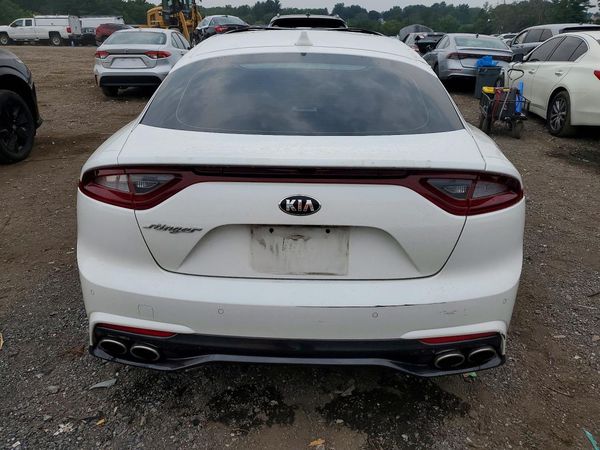 2019 KIA STINGER