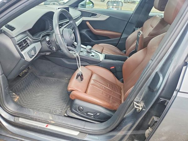 2019 AUDI A4 quattro Premium Plus